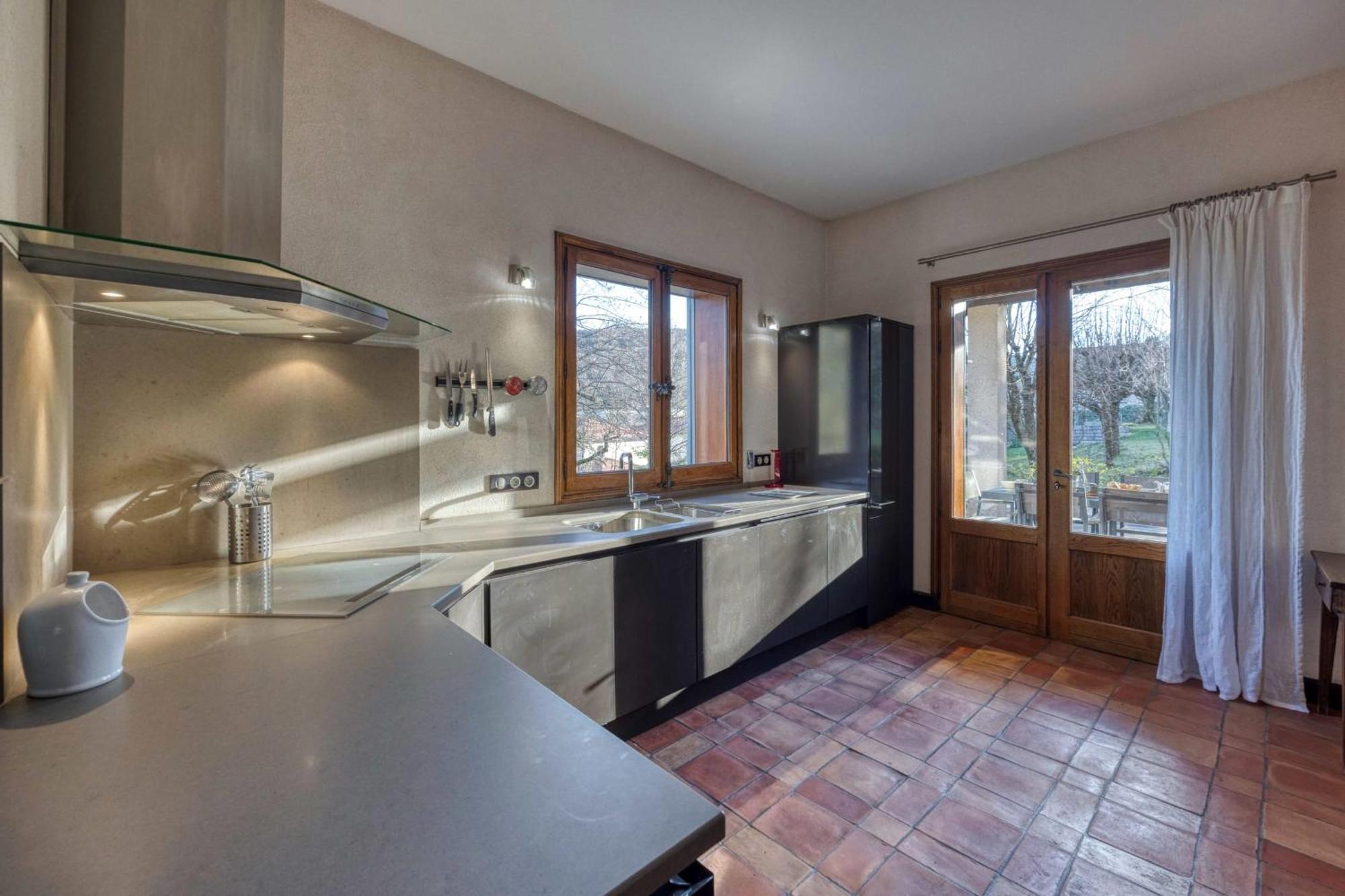#Hp La Maison Des Lilas Large Family House Sleeps 12 Garden Seyssinet Exteriör bild
